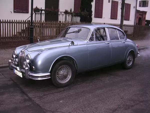 Jaguar MK 2 Voll-Lederausstattung